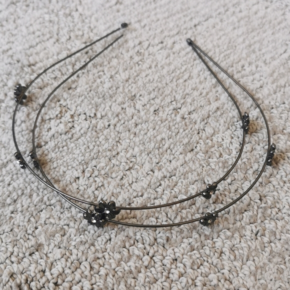 FREE add ons - head accessories - Picture 3 of 6